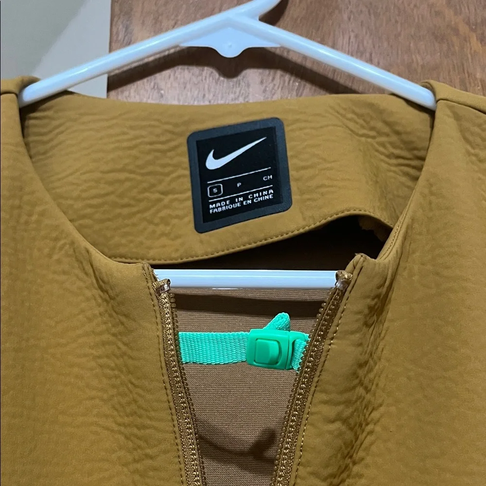 Nike Women’s Dark Golden Yellow Zip Bomber Jacket - Picture 2 of 4